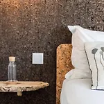 Airport Suites Apartment *