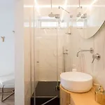 Airport Suites Apartment
