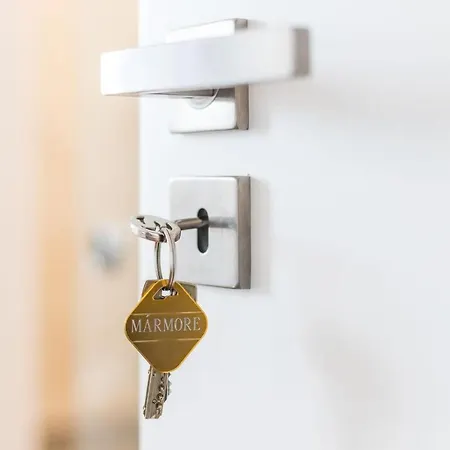 Lägenhet Airport Suites *